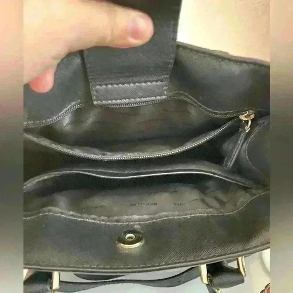 MICHAEL KORS bridgette saffiano lock key small bag black - Picture 13 of 14